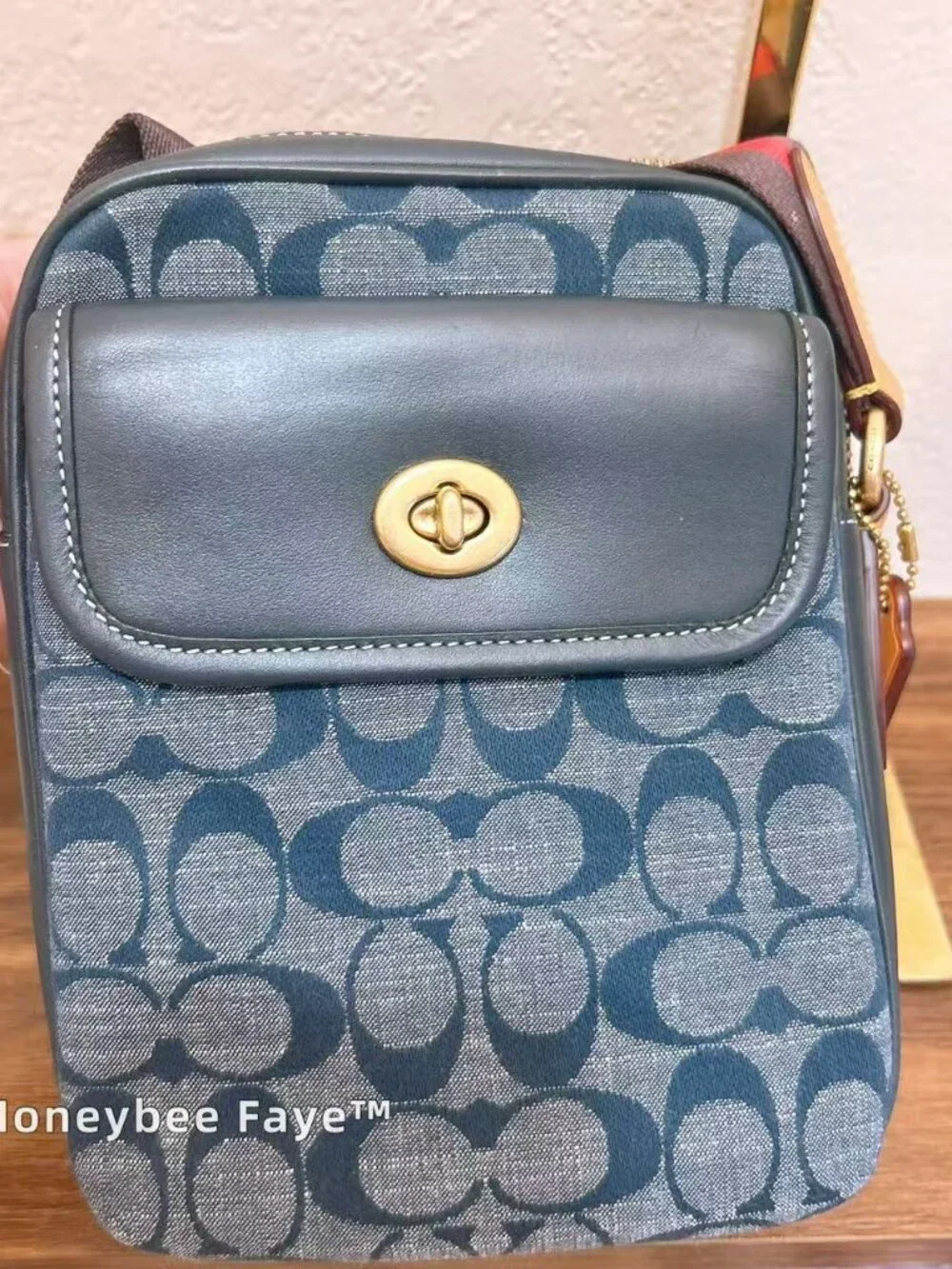 NWT Coach MEN'S HERITAGE CROSSBODY IN SIGNATURE CHAMBRAY C4034